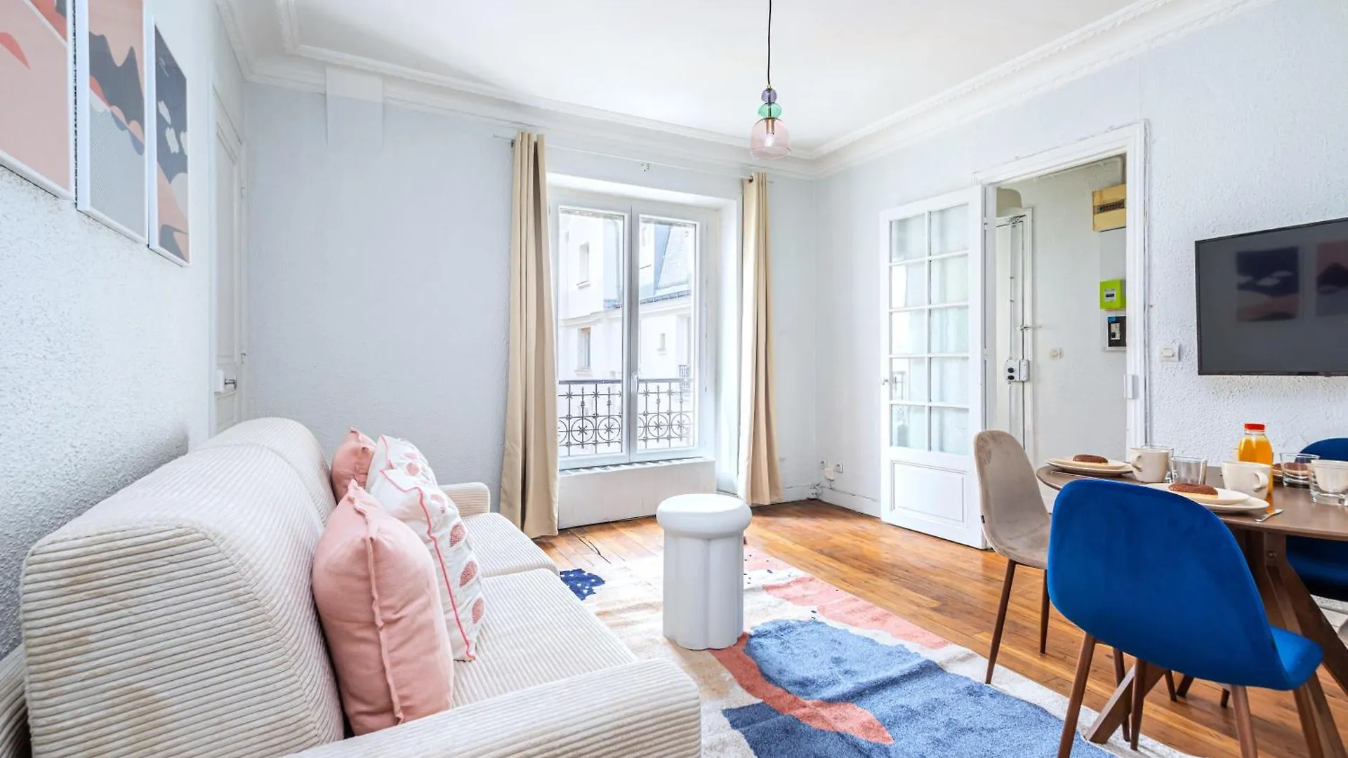 Blue And Pink Flat Next Montparnasse Apartment Paris