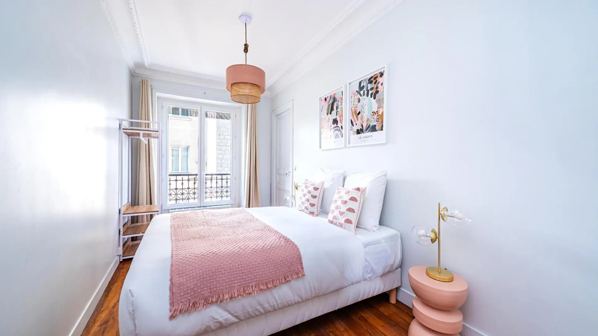 Blue And Pink Flat Next Montparnasse